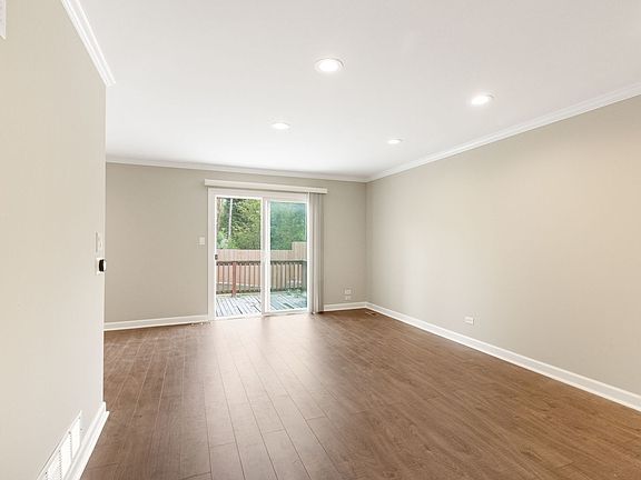 3rd image of 608 Westwood Ct