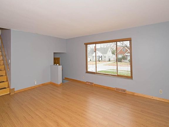 5th image of 1500 Parkwood Rd