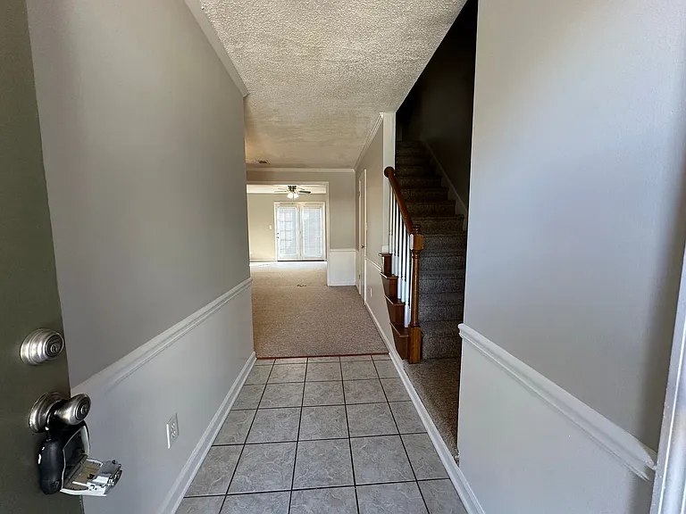2448 Riverlook Dr — Photo 15