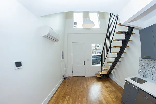 Rented by Cyberapts Management | media 5