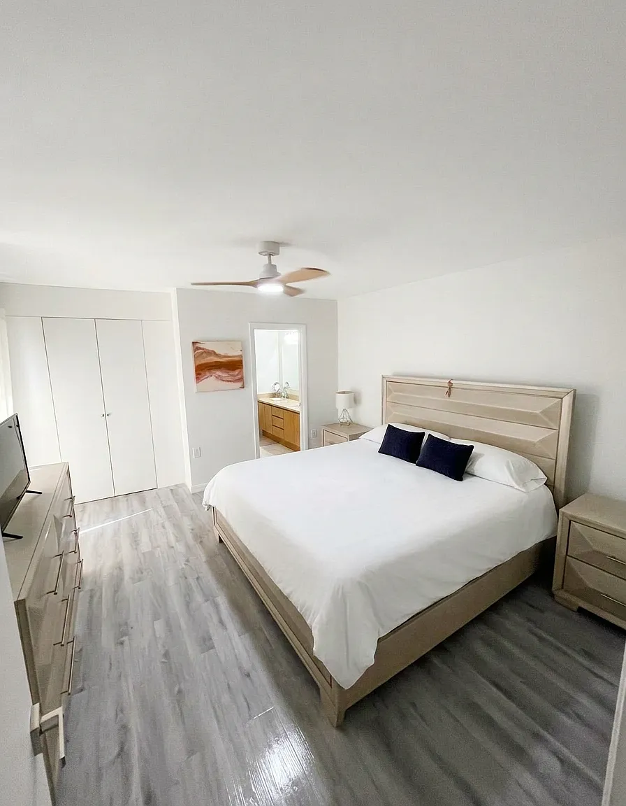 2 bed, 2.5 bath, 1236 sqft, $2,700 — Photo 2