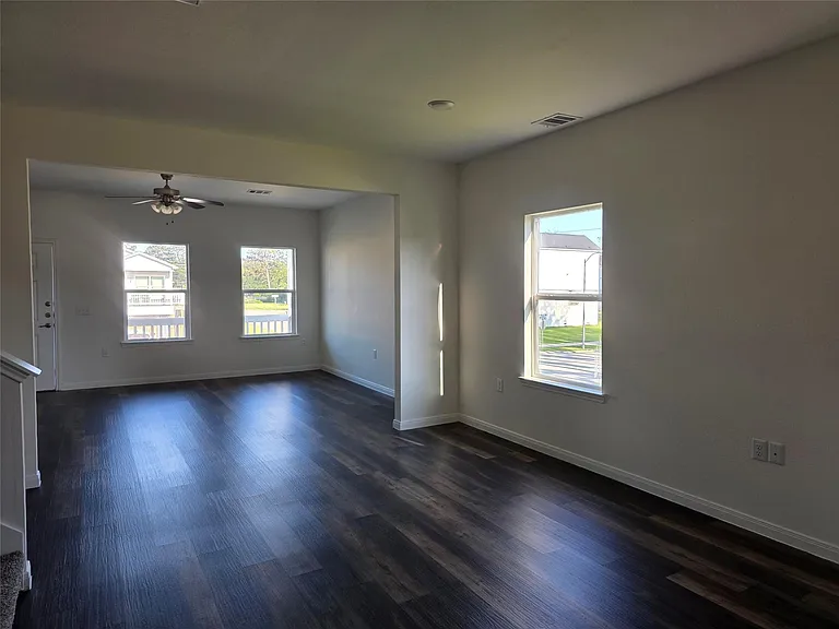 6303 White Oak Dr — Photo 7