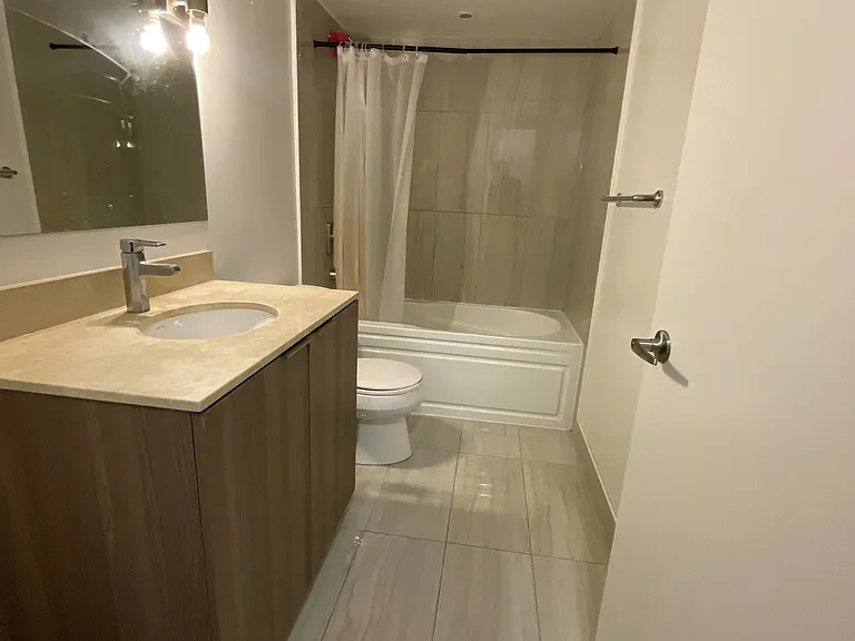 955 Bay St #521 — Photo 17