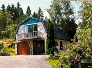 22 Green Head Rd, Stonington, ME 04681