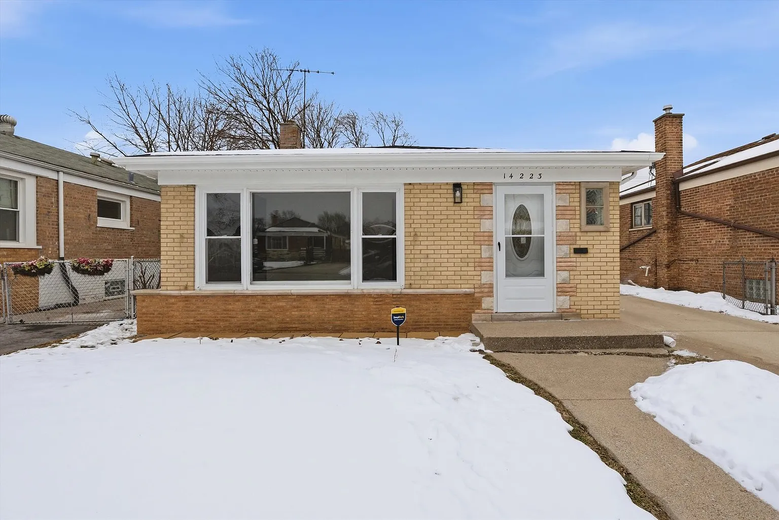 14223 University Ave photo 1