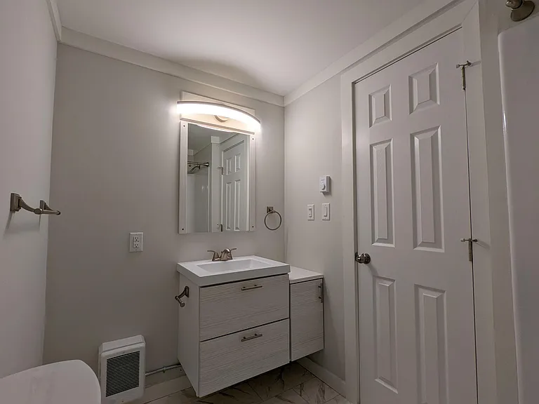 562 S Willard St — Photo 29