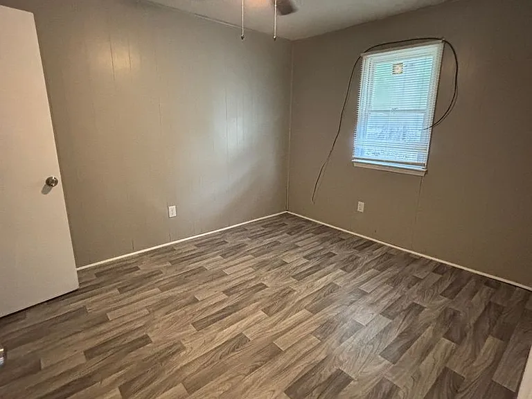 1109 & 1105 N Ransom St — Photo 3