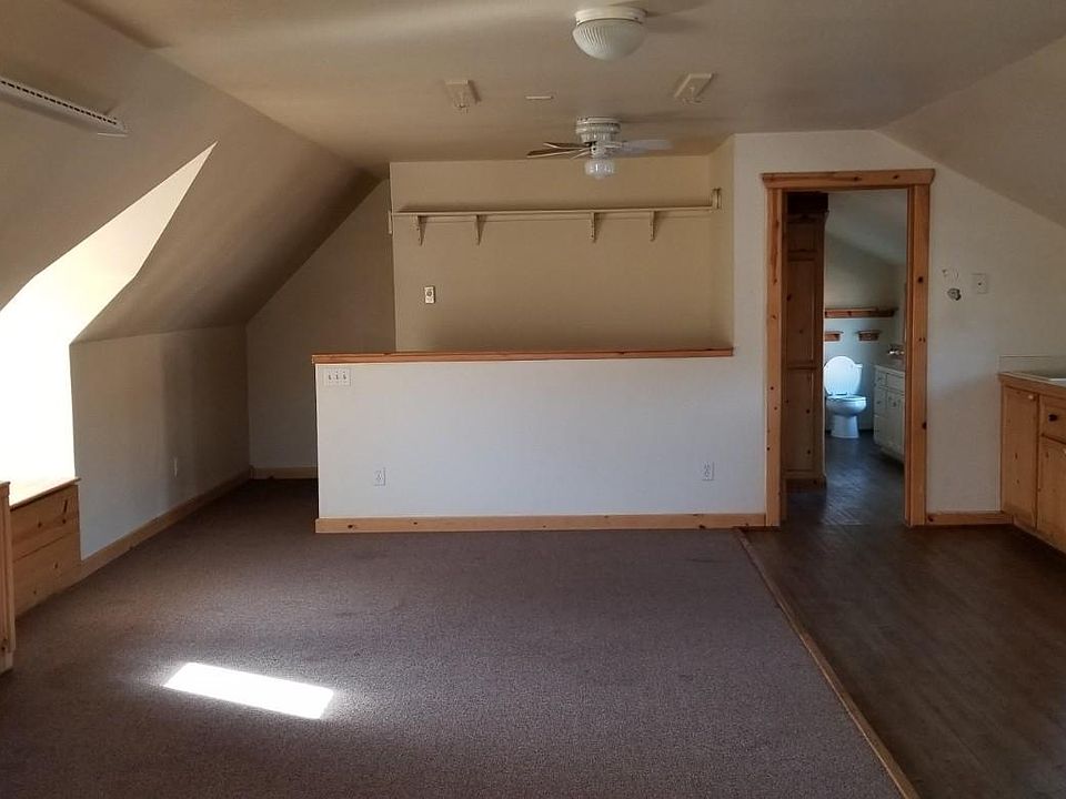 1st image of 721 E D St