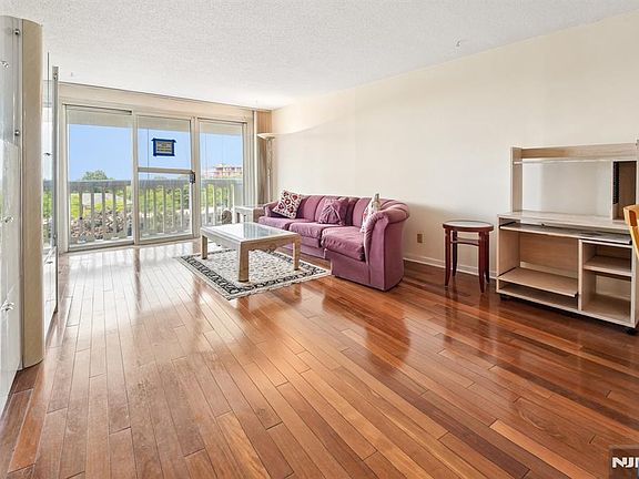 5th image of 555 North Avenue #8N