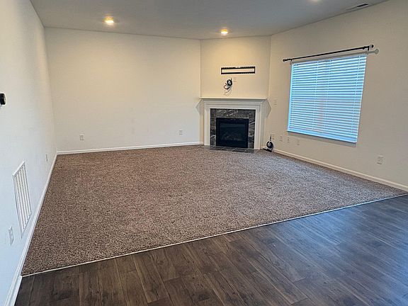 4th image of 892 Capricorn Dr