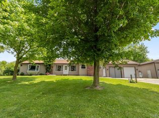 7569 S Durand Rd, Durand, MI 48429