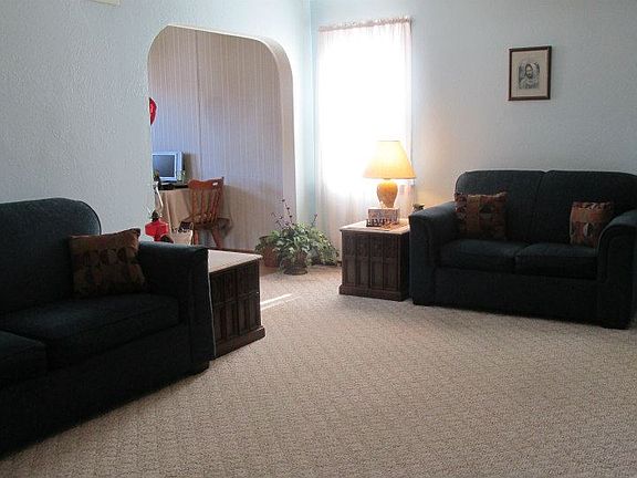 3rd image of 82 E Thistle Dr