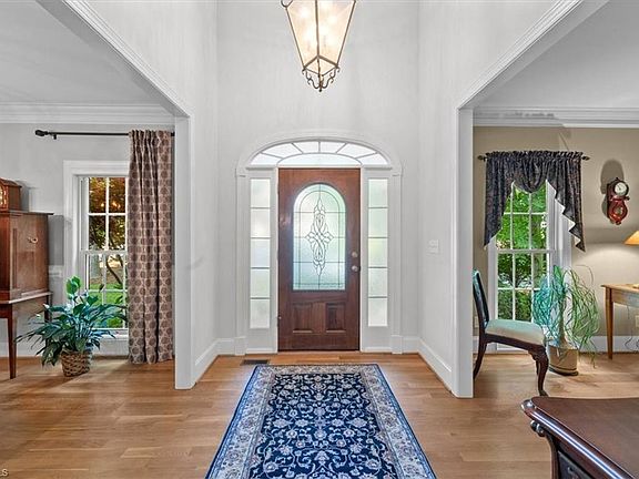 5th image of 211 Mary Wil Ct