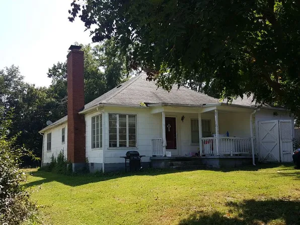 206 W Caroline St, Irvington, KY 40146