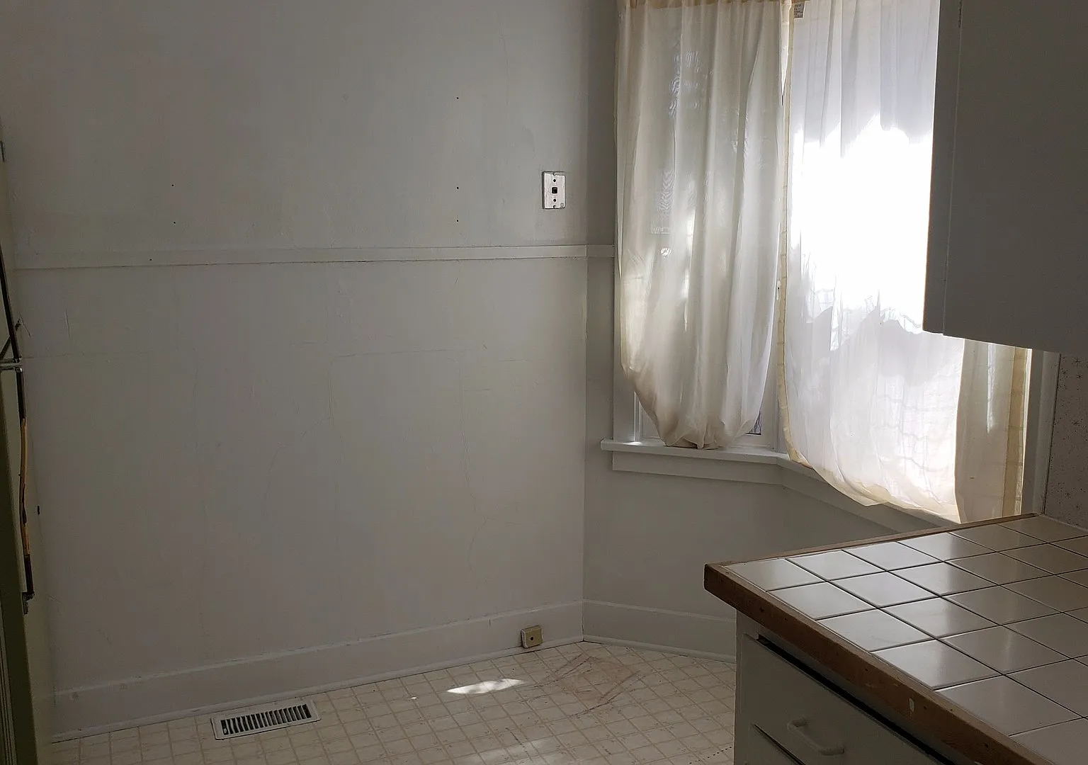 821 8th street — Photo 3