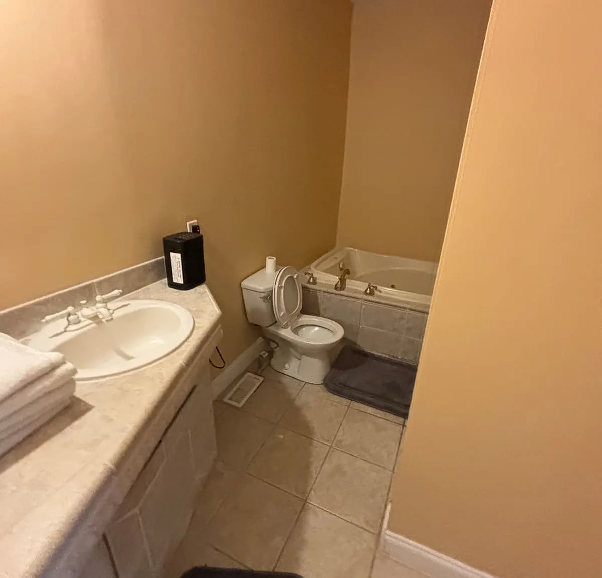 3 bed, 2.5 bath, 2500 sqft, $2,000 — Photo 1