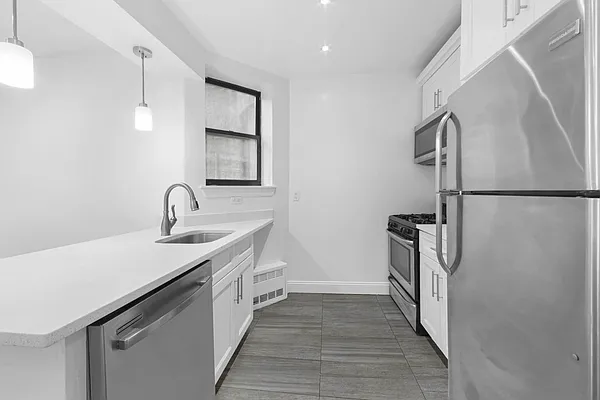 Rented by EastMount Realty LLC | media 2