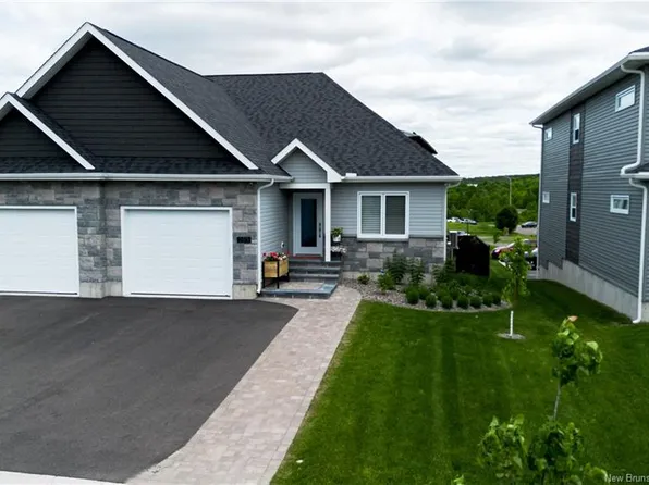 285 Rainsford Ln, Fredericton, NB E3B 7T1