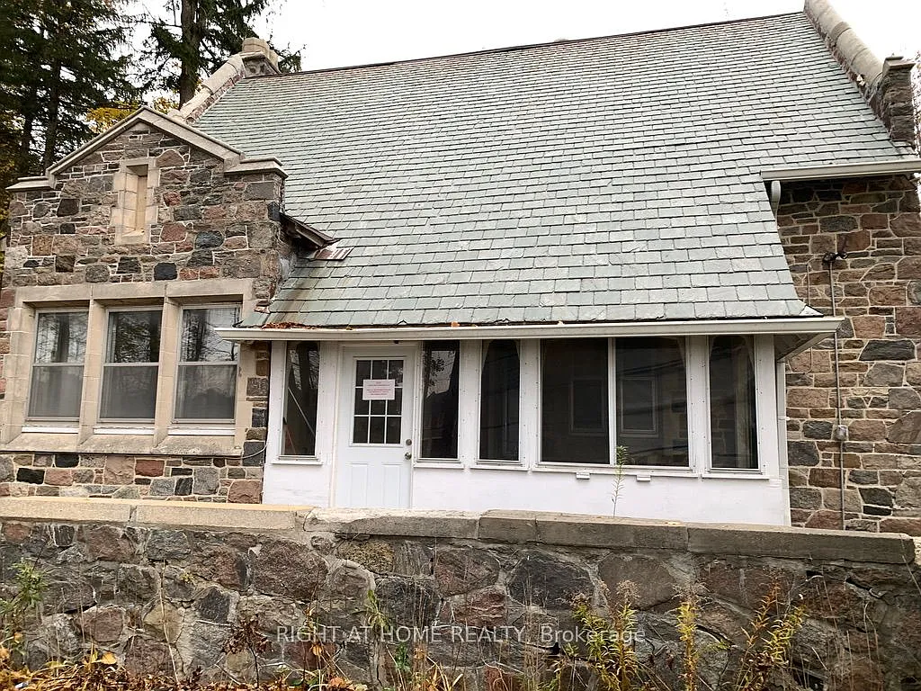 Building Photo - 13760 Keele St