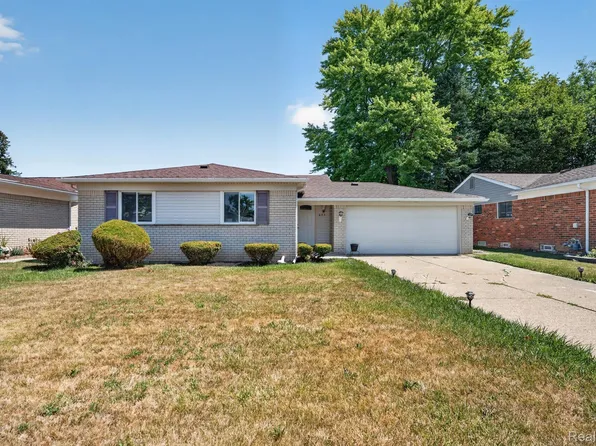 693 Hamlet Rd, Auburn Hills, MI 48326
