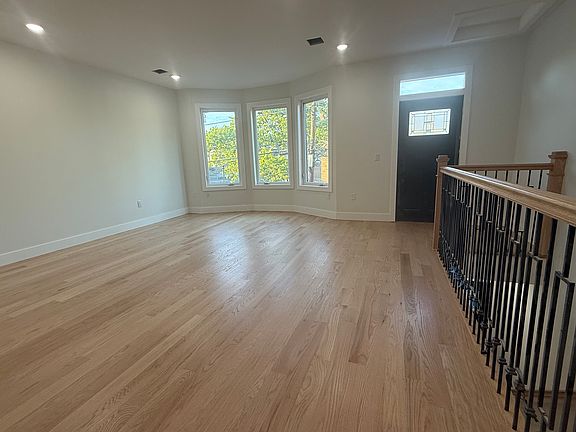 2nd image of 161 Bidwell Ave #1