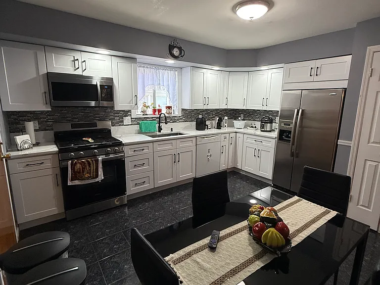16 Wilson Ave #2 — Photo 3