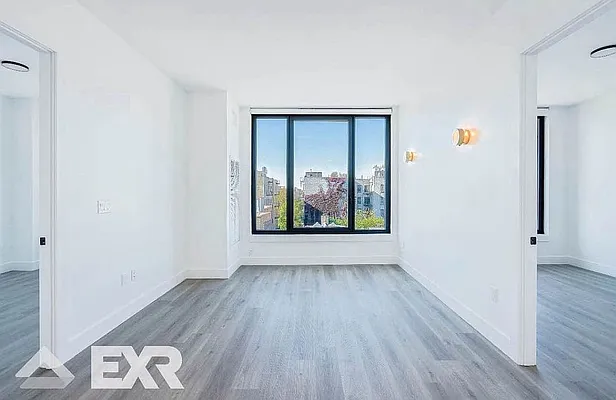 Rented by EXR | media 5