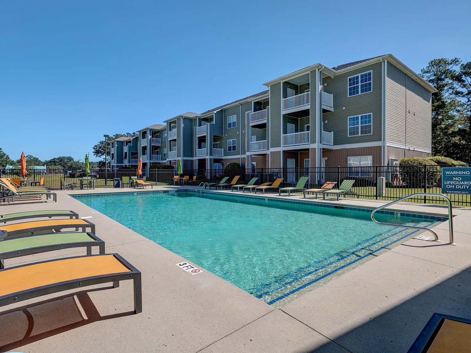 Flats At Leland — Photo 3
