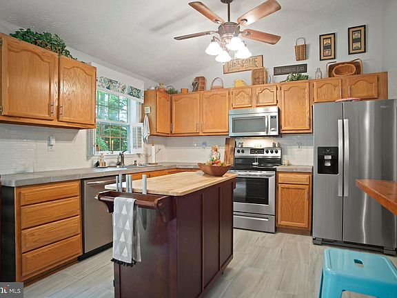 4th image of 35763 Army Navy Dr