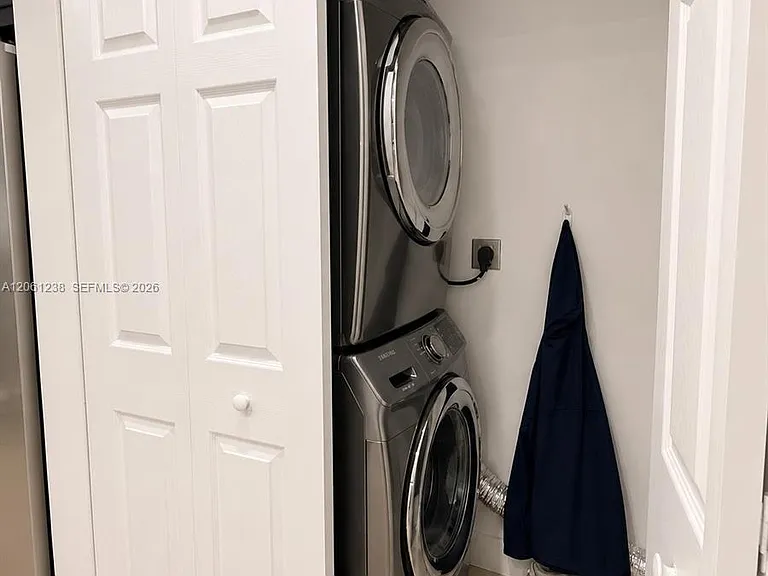 12610 SW 54th St #12610 — Photo 8