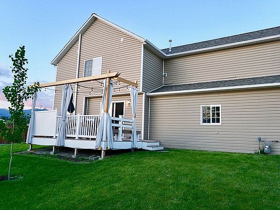 2nd image of 3737 Kingsbury Pl