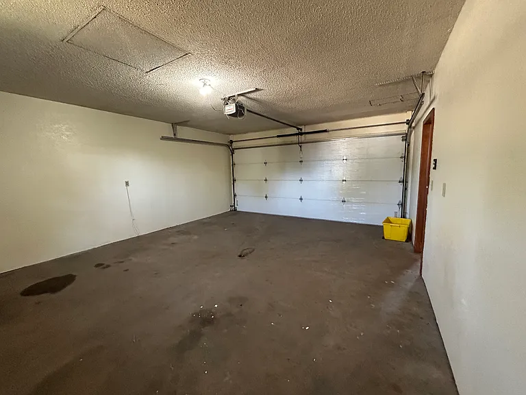 4487 Dodge St — Photo 21