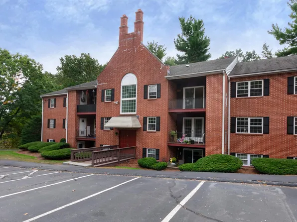 1 Louisburg Square #9, Nashua, NH 03060