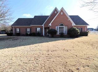10 Sommersby Dr, Jackson, TN 38305