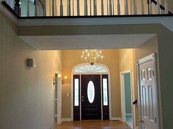 4th image of 104 Stoneybrook Dr