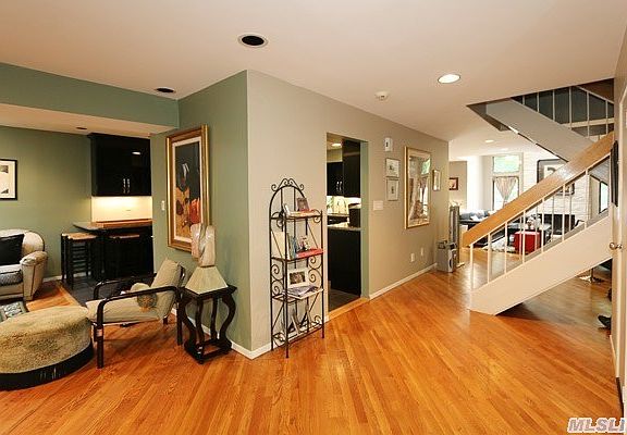 3rd image of 48 Estate Dr