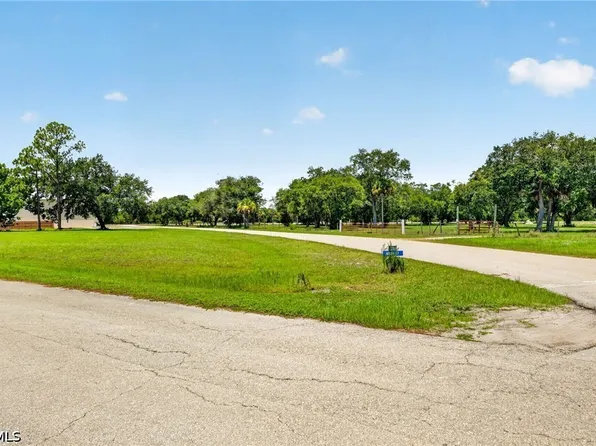 Corner School Lane And Wood, Fort Myers, FL 33905