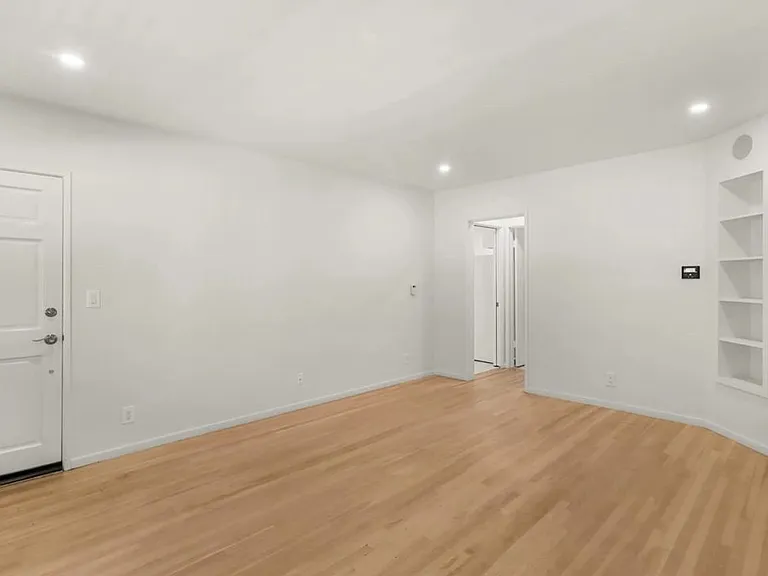 1406 S Saltair Ave #1 — Photo 3