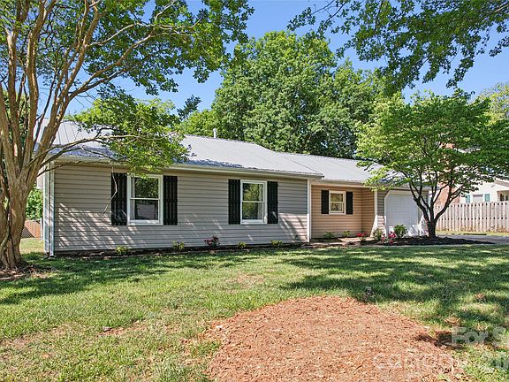 4th image of 4711 Misty Hill Ln