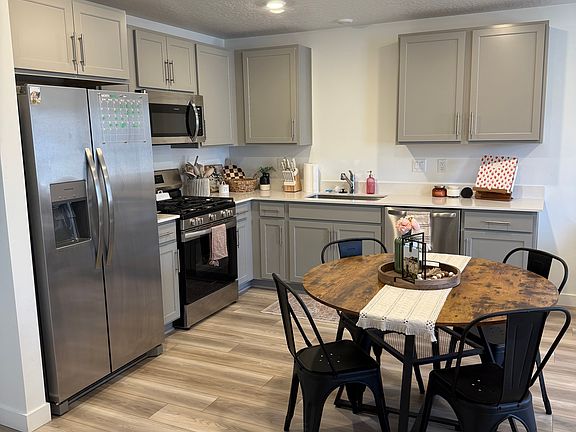 3rd image of 217 N Loring Ave #217