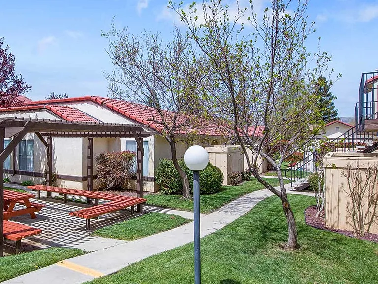 Sierra Vista — Photo 10