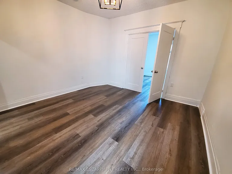 198 Sherman Ave N #1 — Photo 9