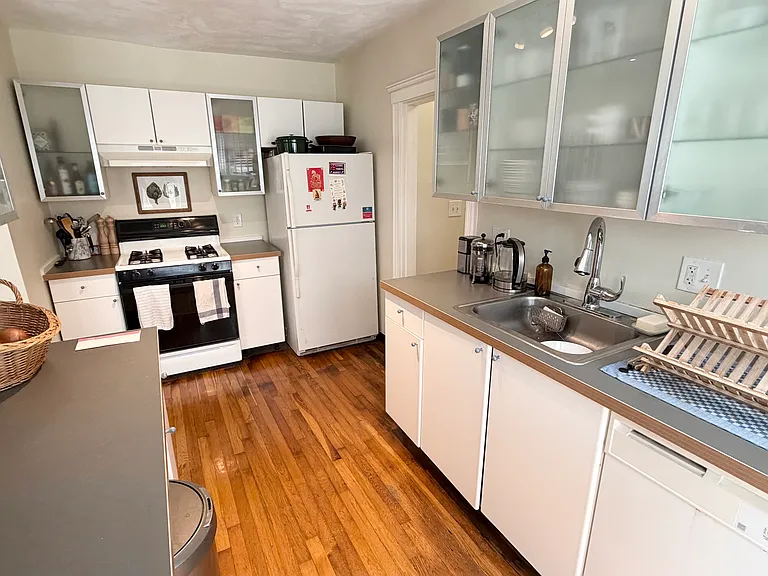 24 Beecher St #4 — Photo 12