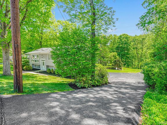 3rd image of 53 Tanager Road