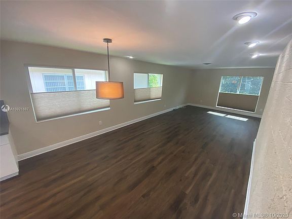 2nd image of 539 Menendez Ave #537