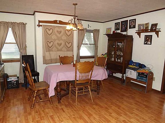 4th image of 120 Elm St