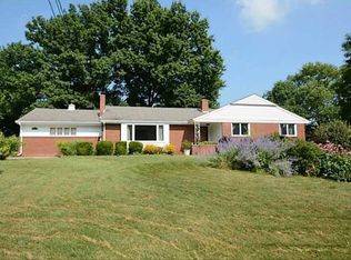 2624 Thorntree Dr, Pittsburgh, PA 15241