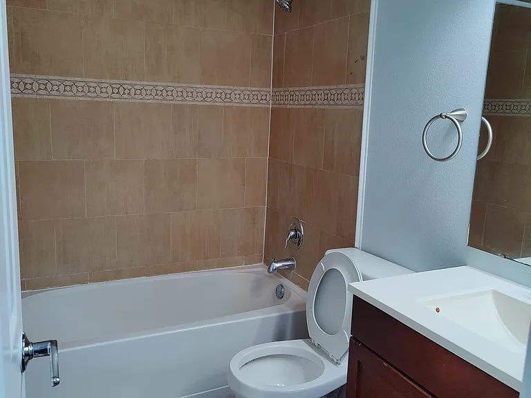 7110 Barclay Ave #C — Photo 5