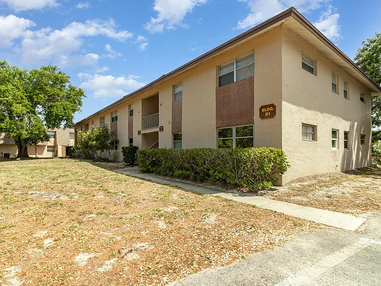 3135 Shady Dell Ln — Photo 1