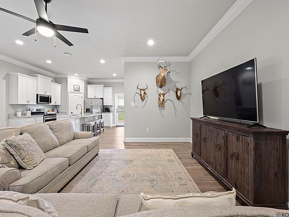 4th image of 17420 Castle Dr